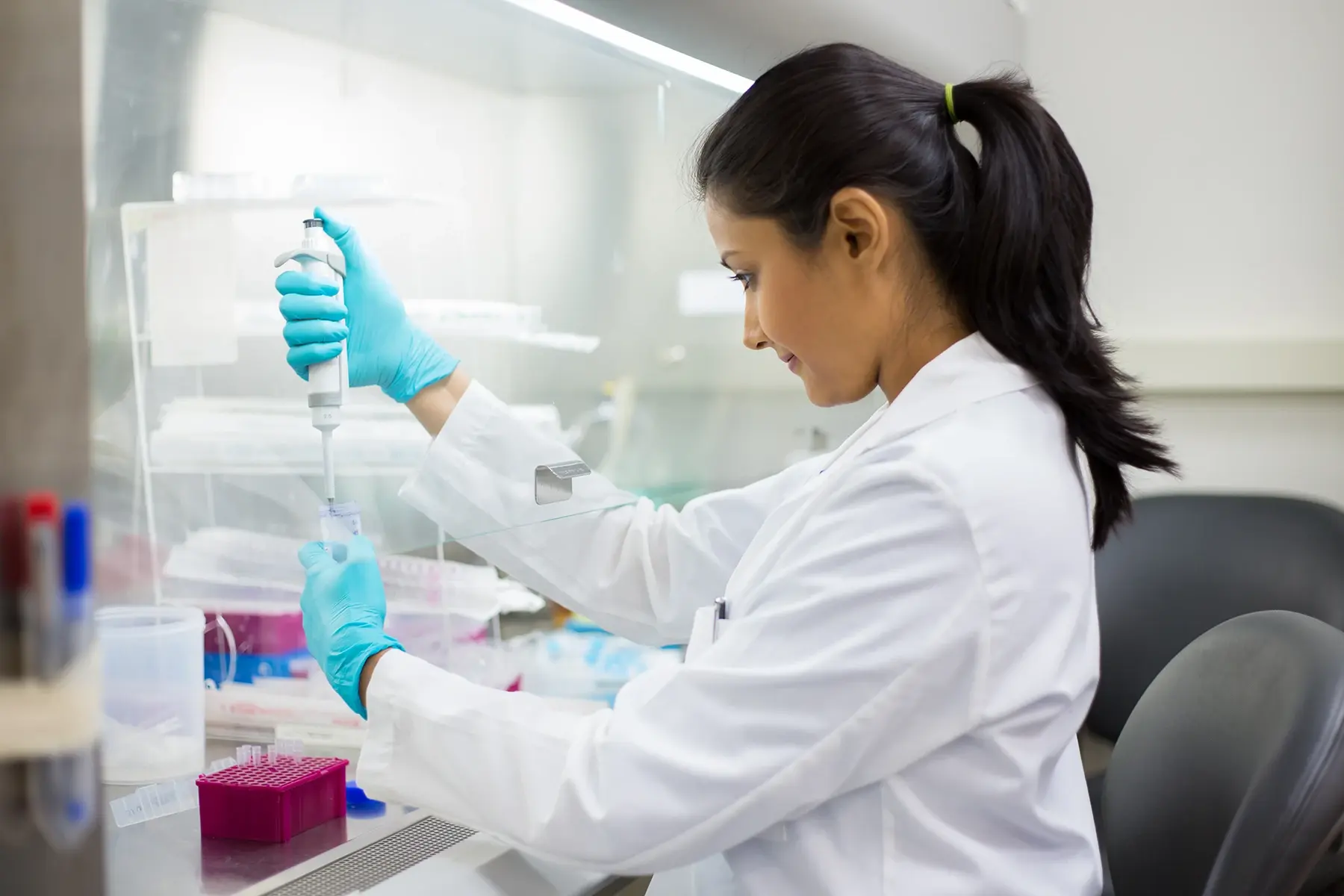AdobeStock_158429858__Pipette__Large-Block